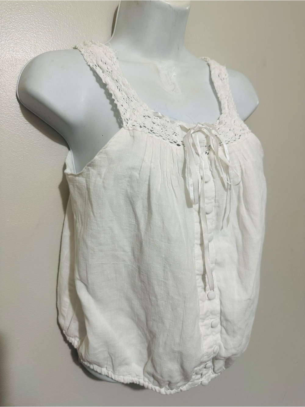 Lotus & Lavender White Crochet Trim Tank Top Size L Boho Button‑Front Style
